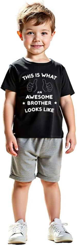 طقم ملابس صيفية وعصرية للأولاد مكون من تي شيرت مطبوع عليه شعار وشورت مرن مصنوع من قماش الجيرسي والقطن ناعم الملمس للأولاد بعمر 4-7 سنوات من زولينوفا