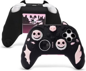 جييك شير غطاء ذراع تحكم من السيليكون بتصميم جمجمة بتصميم سويت هارت متوافق مع Xbox Series X/S - مضاد للانزلاق ومقاوم للعرق مع مقابض ابهام وملصقات - اسود وزهري
