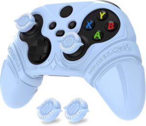 بلاي فيتال حافظة لذراع تحكم Xbox Series X/S - حافظة واقية مضادة للانزلاق مع اغطية عصا التحكم وملصقات، واقي لوحدة التحكم اللاسلكية Xbox Core - اصدار رونز (ازرق)