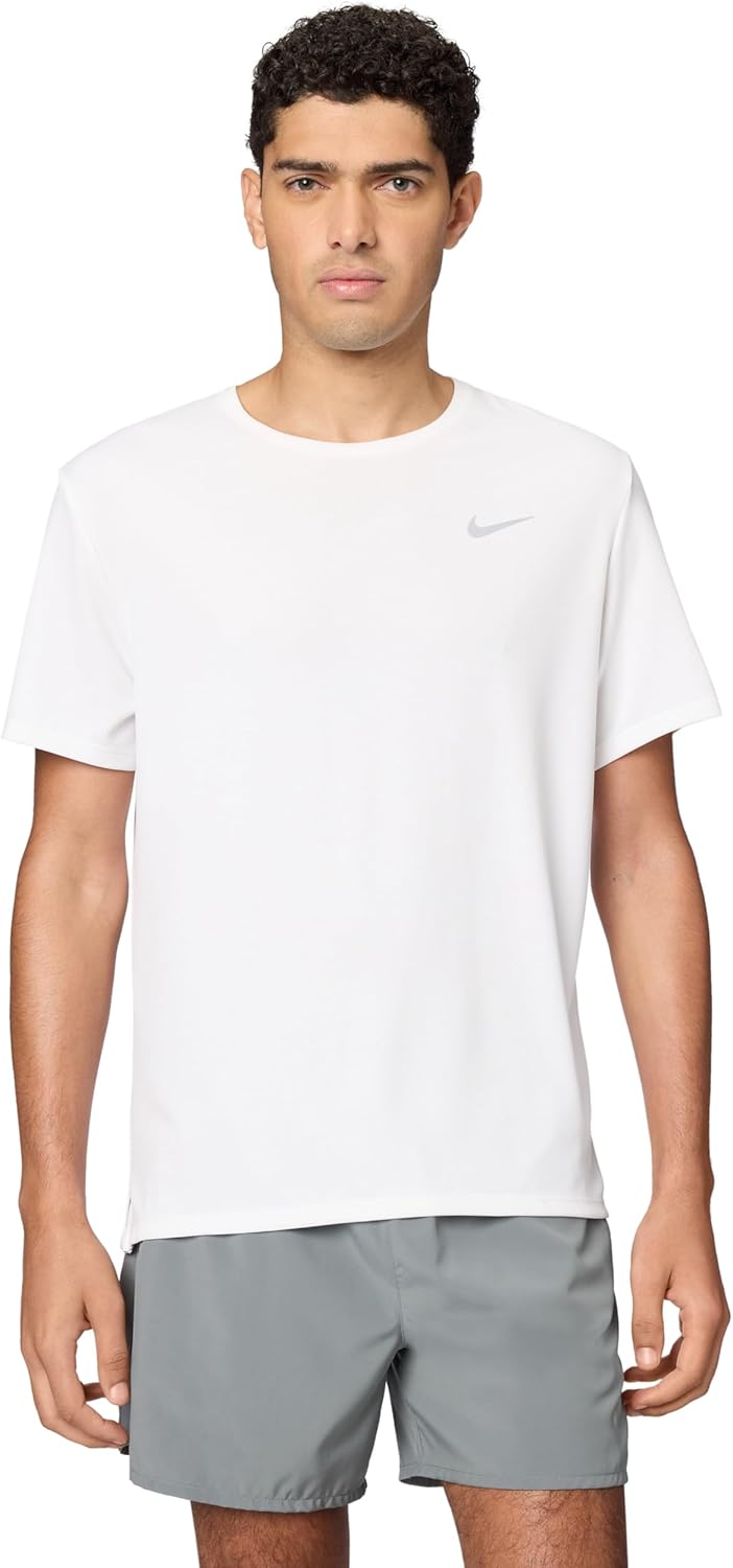 تي شيرت للجري ميلر بأكمام قصيرة وتقنية دراي فيت بحماية من الأشعة فوق البنفسجية للرجال من نايكي (عبوة من 1 قطعة)