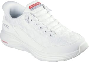 حذاء رياضي من سكيتشرز للنساء