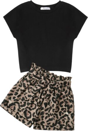 طقم ملابس للبنات مكون من تي شيرت صيفي مع شورت كاجوال عصري باكمام قصيرة للبنات من سن 6-14 سنة