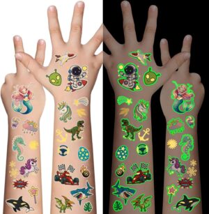 180 قطعة من التاتو المؤقت المتوهج في الظلام للاطفال الاولاد والبنات بتصميم شاحنة مضيئة وحورية البحر وحورية البحر وديناصور وسمك القرش وحيوانات الفضاء، ملصقات تاتو وهمية للعروض المدرسية واعياد الميلاد
