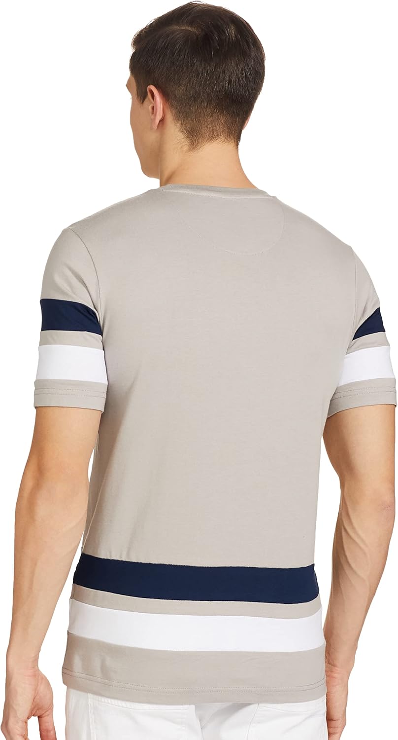 بلوزة للرجال من العلامة التجارية أمازون هاوس آند شيلدز بقصة عادية ولون واحد 8