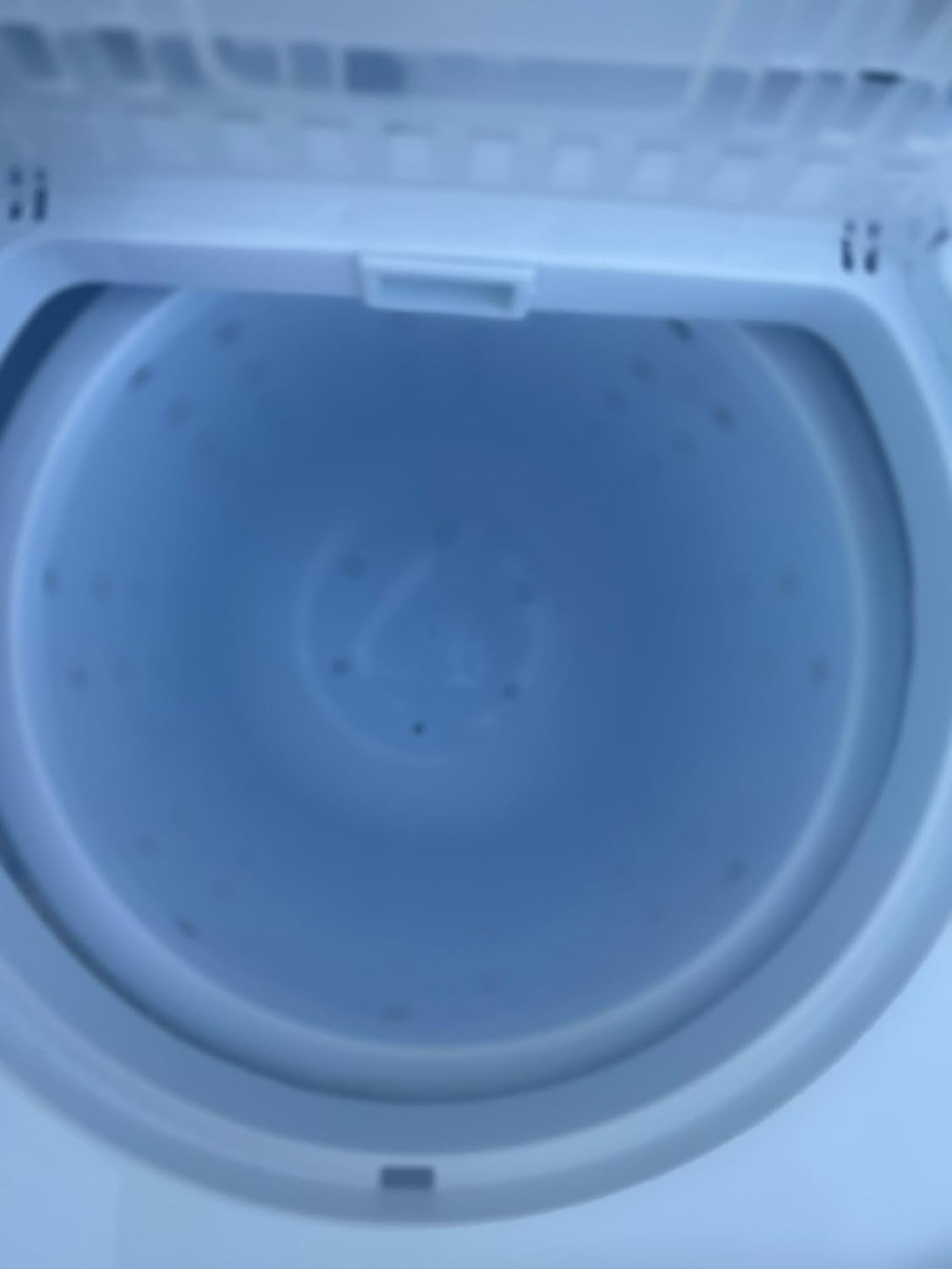 غسالة من دبليو دي ايه موديل Wda701-024a بتحميل علوي وسعة 5 كيلوجرام مع نظام بلستر قوي وتجفيف هوائي وتشغيل نصف أوتوماتيكي