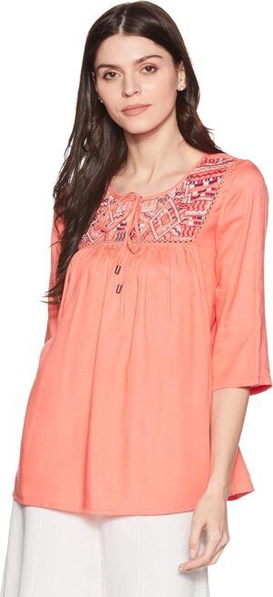 بلوزة سادة بقصة عادية للنساء من ستايلفيل.ان