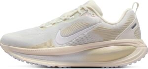Nike W Vomero 18 Ess womens Shoes